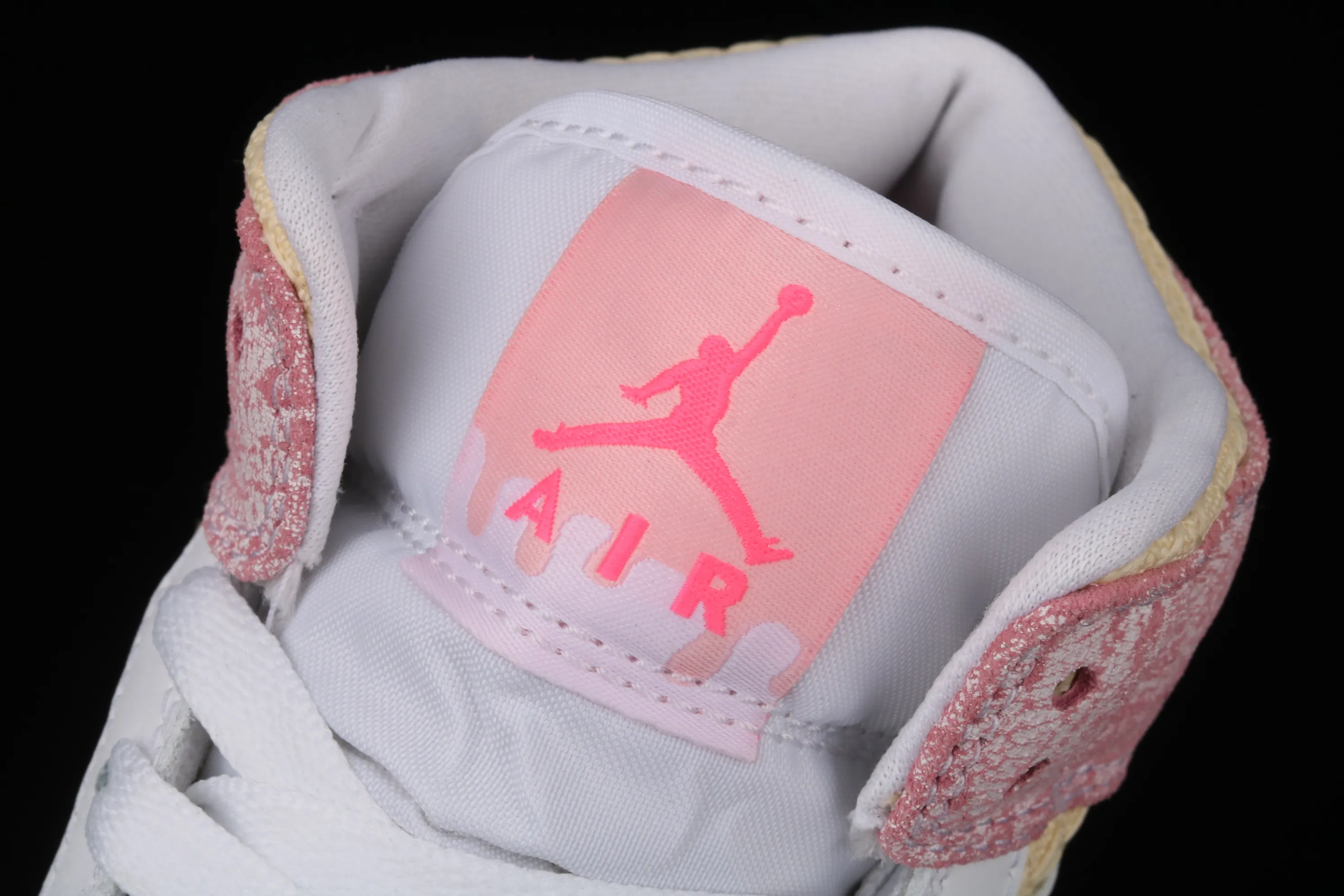 All categories Air Jordan Jordan series basketball shoes Air Jordan 1 Mid G version pure original Air Jordan 1 Mid GS AJ1 Joe 1 Ice Cream Zhongbang basketball shoes DD1666-100